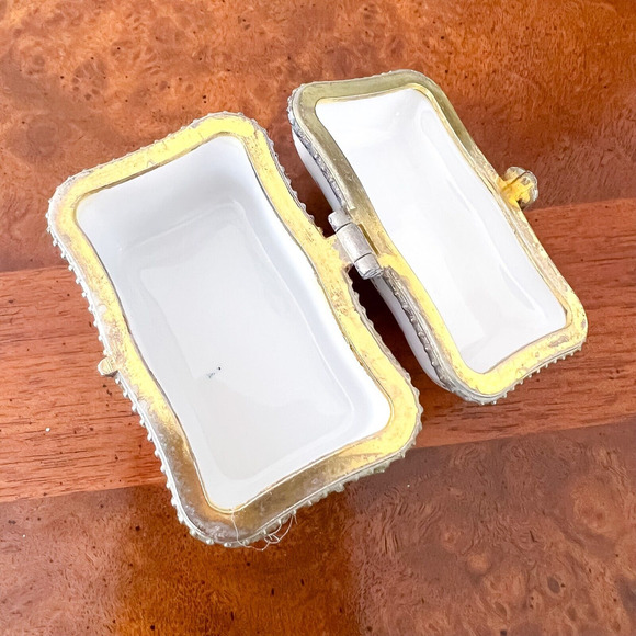 Porcelanas LF Vintage Trinket Box Victorian Porcelain Cameo Enamel Metal Flowers - Picture 8 of 12